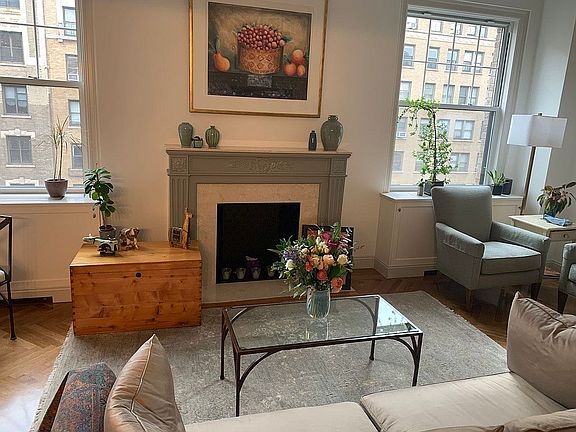 3rd image of 302 W 86th St APT 10A