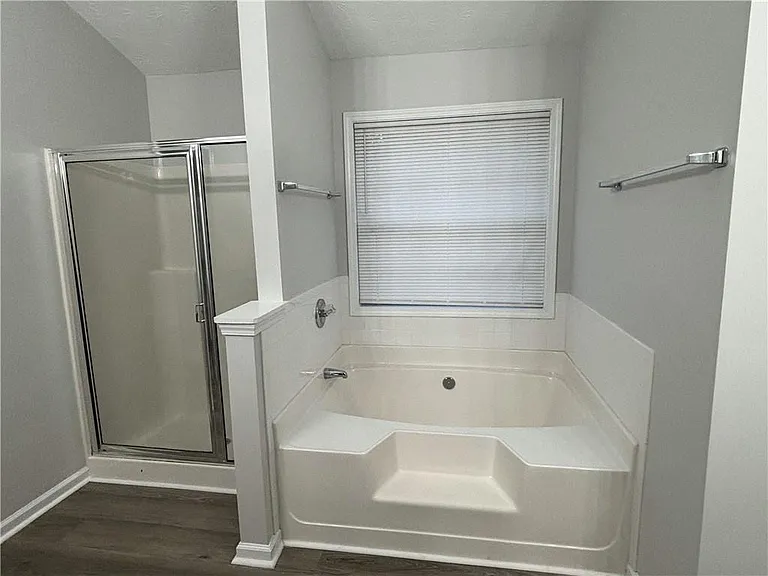 1564 Log Cabin Ln — Photo 15