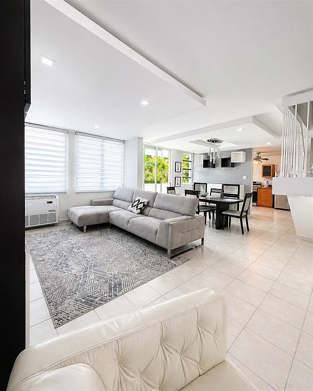 3 bed, 3.5 bath, 1500 sqft, $2,750 — Photo 3