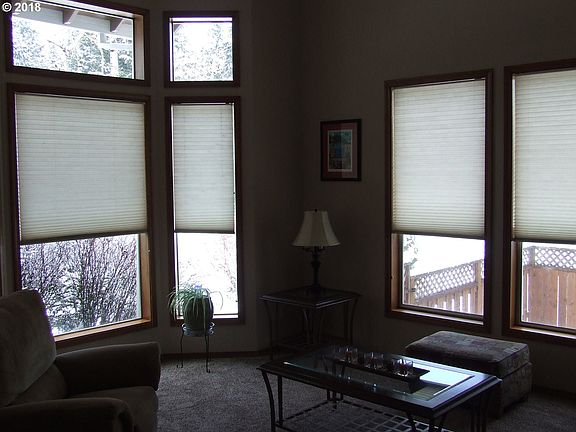 4th image of 9207 NE 32nd Ave