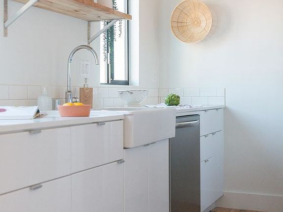 4th image of 636 N Cummings St #8940988