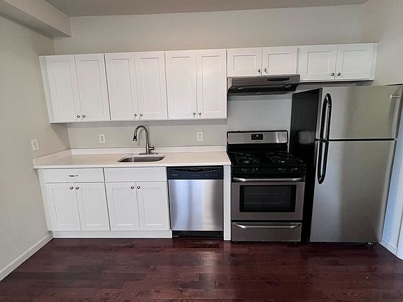 5th image of 309 Sunset Ave APT 205