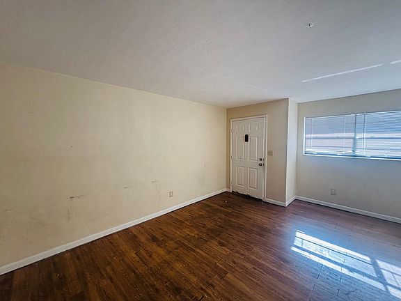 3rd image of 1915 SW 70th Ter #C-mu70