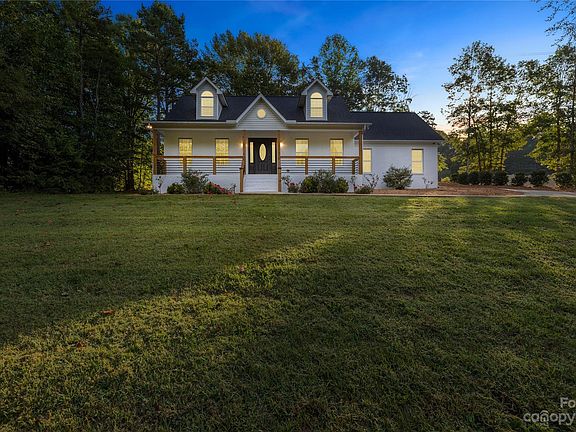 3rd image of 110 High Shoals Ln