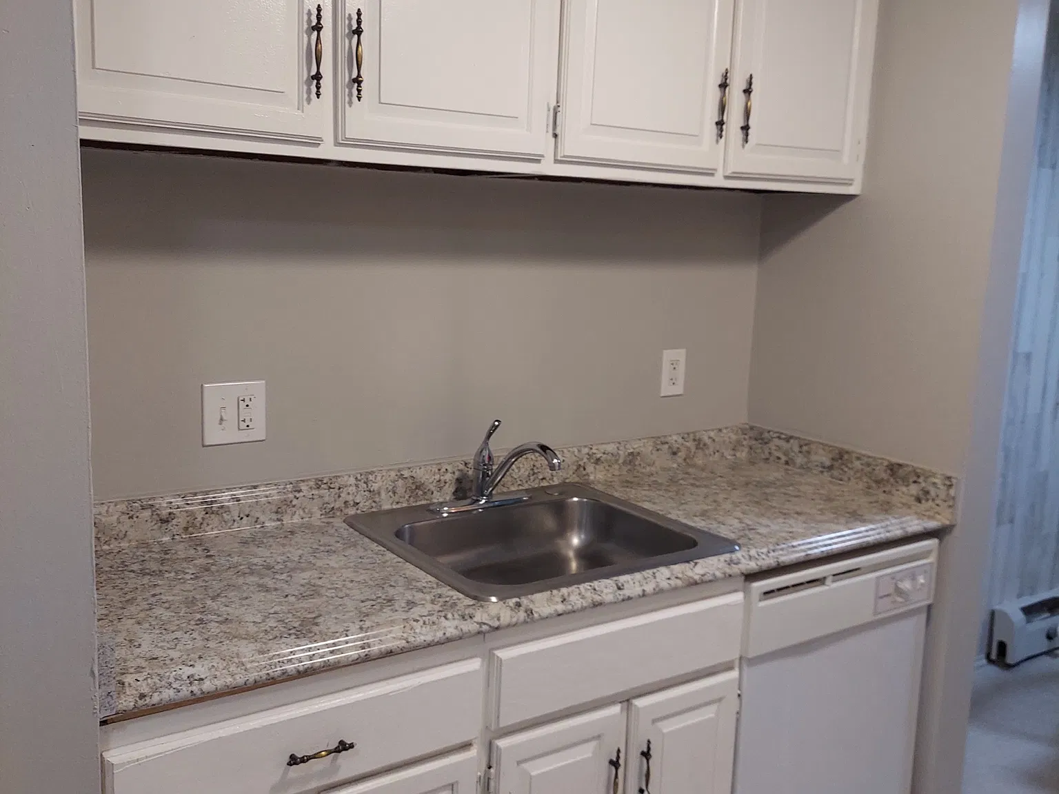2 bed, $2,050 — Photo 2