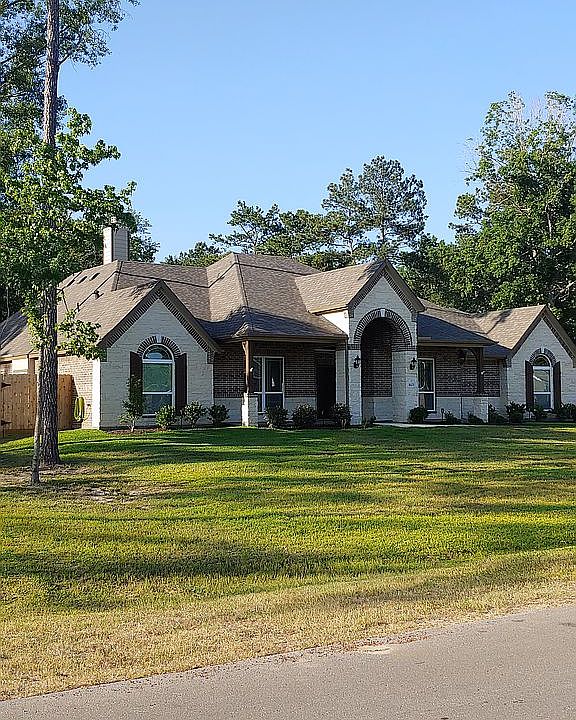 2nd image of 16131 Hidalgo St