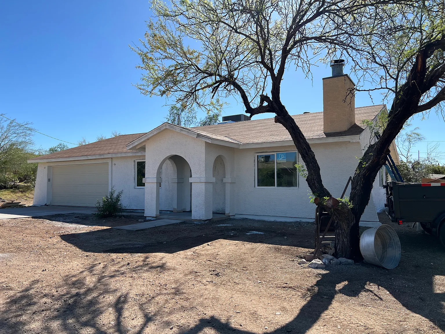 905 Oasis Dr — Photo 2