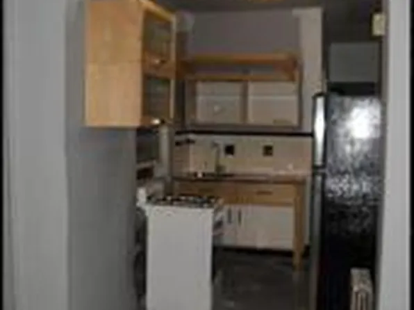 256 Withers Street image 8 of 10