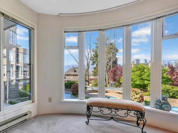 1210 W 8th Ave #211, Vancouver, BC V6H 3Y9