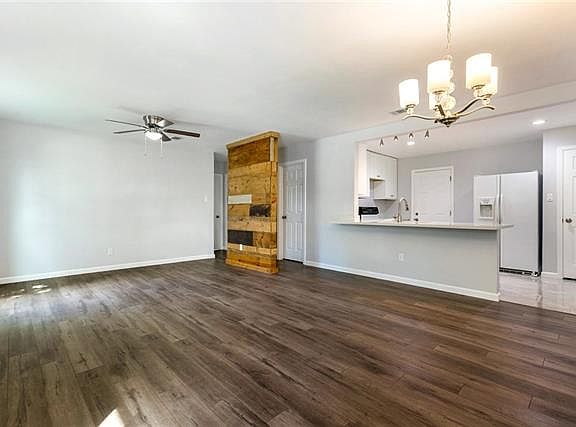 3rd image of 2836 Virginia Lee Dr