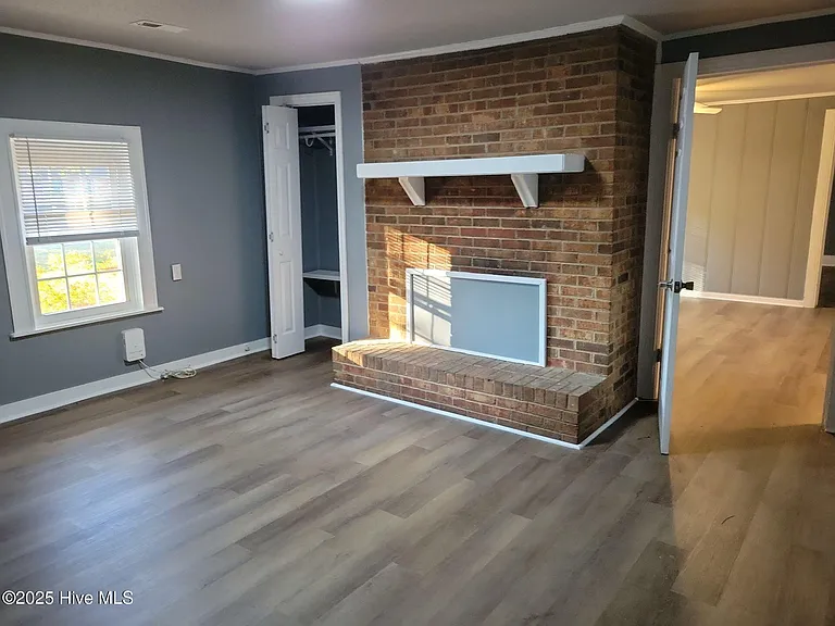 557 Circle Dr — Photo 16