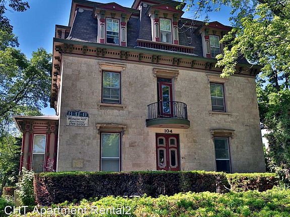 4th image of 104 E Gilman St #8616316