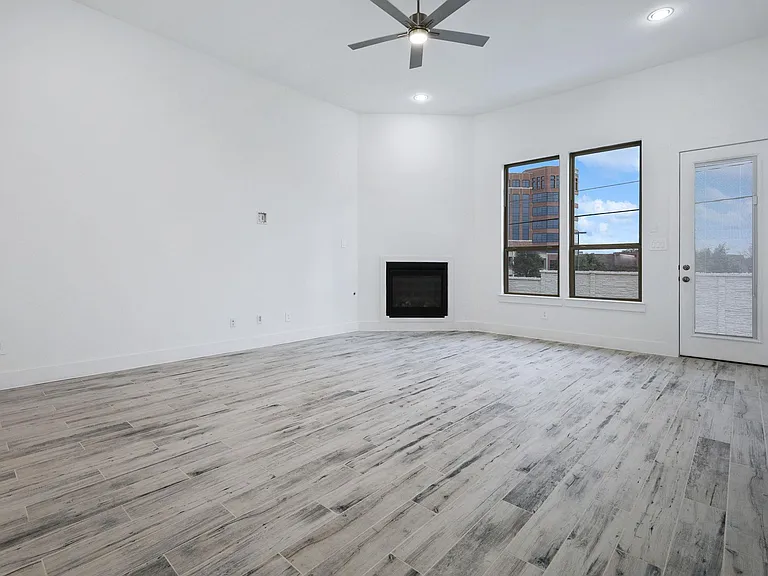 8218 Vitex Ave — Photo 18