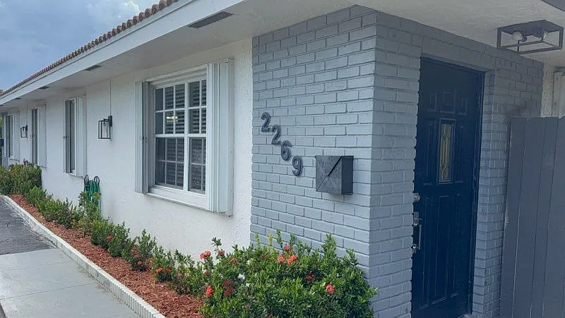3 bed, 2.0 bath, 1421 sqft, $3,600 — Photo 1