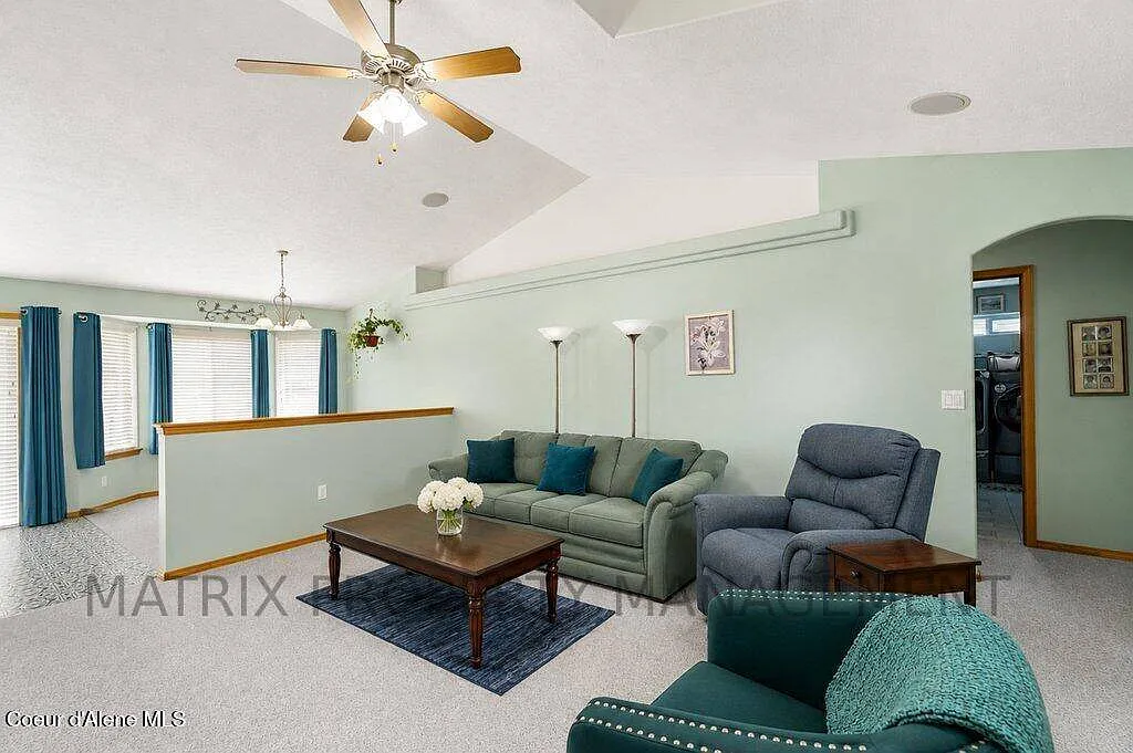 3 bed, 1548 sqft, $2,400 — Photo 4