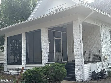 4 bed, 2.0 bath, 1760 sqft, $5,450 — Photo 1