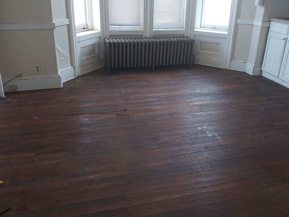2nd image of 27 S Giles St APT 2