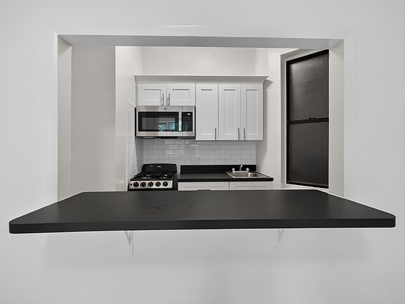 5th image of 2731 Broadway APT 3D