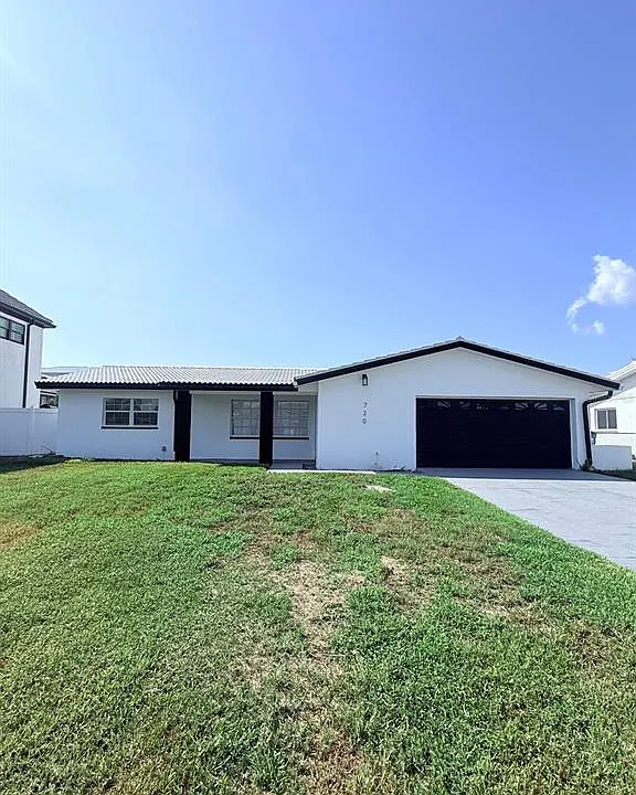 720 Capri Blvd