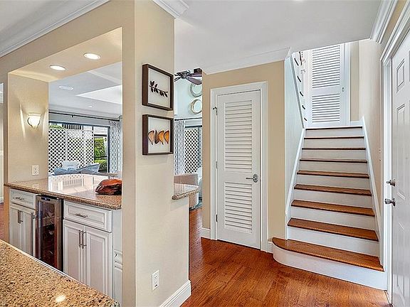 3rd image of 260 6th Ave S #7