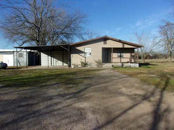 1051 Dena Dr, Sulphur Springs, TX 75482