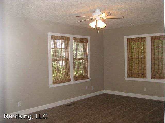 2nd image of 220 Chautauqua Ave