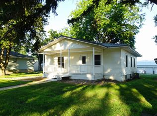 208 N Main St, George, IA 51237