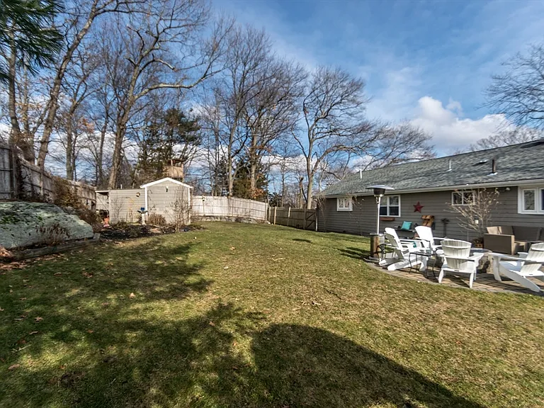 27 Sherman St — Photo 30