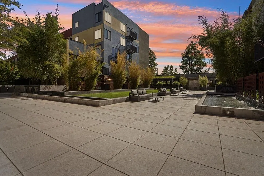 2 bed, 1444 sqft, $4,250 — Photo 2