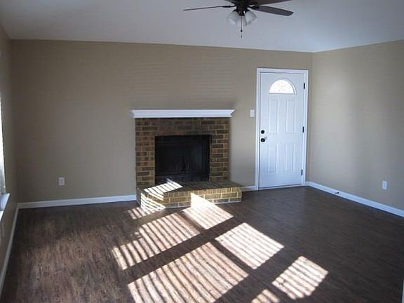 3rd image of 4611 Sausalito Dr