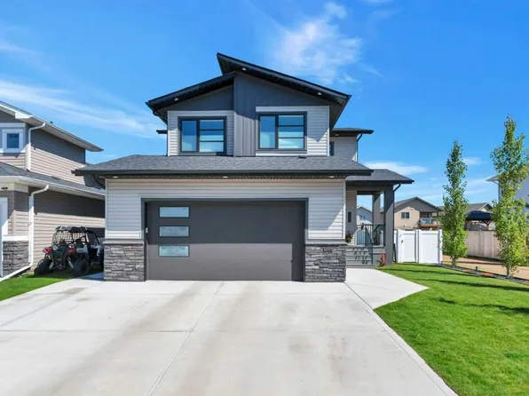 132 S Hollman Close E, Penhold, AB T0M 1R0