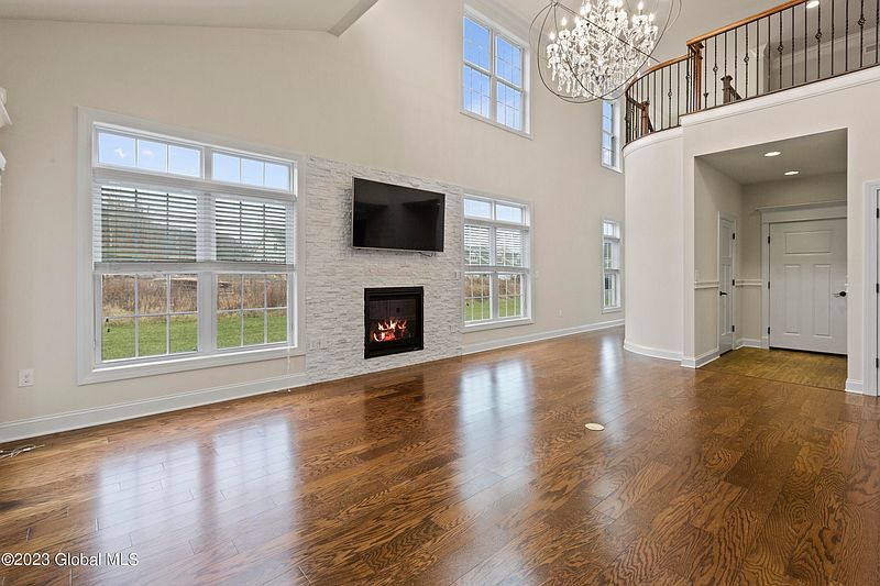 5th image of 64 Cambridge Way