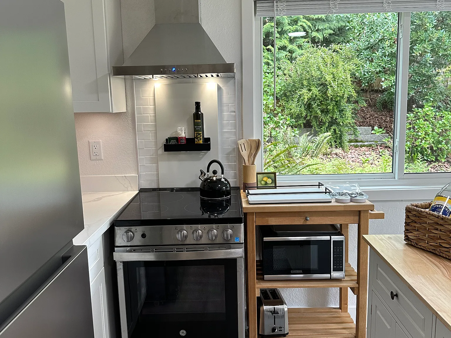 1 bed, 450 sqft, $2,450 — Photo 3