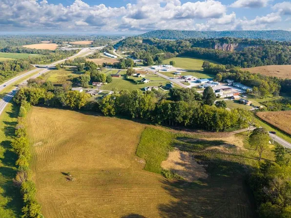 1545 Roberts Matthews Hwy, Sparta, TN 38583