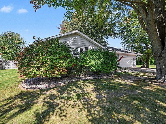 4th image of 736 W Salzburg Rd