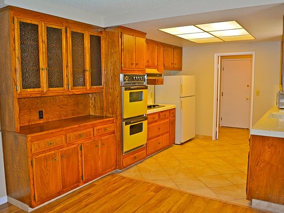 2nd image of 6730 Trudy Way
