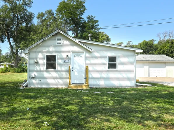 4210 NE 28th St, Des Moines, IA 50317