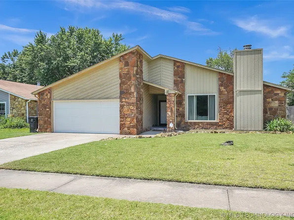 1902 N Aster Pl, Broken Arrow, OK 74012