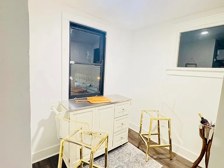 1646 Vine St #8 — Photo 7