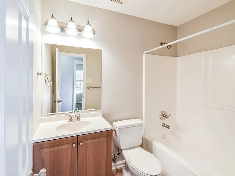 9296 Brooks Dr — Photo 16