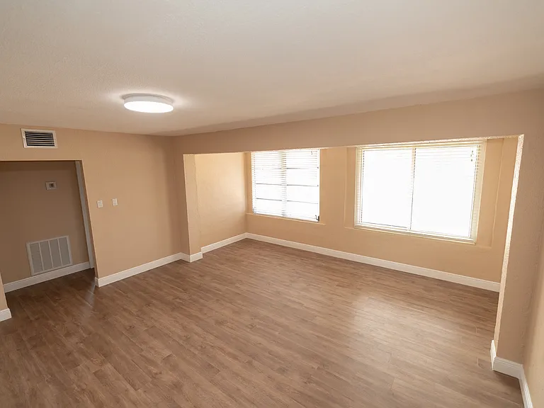 619 Guild Dr — Photo 2