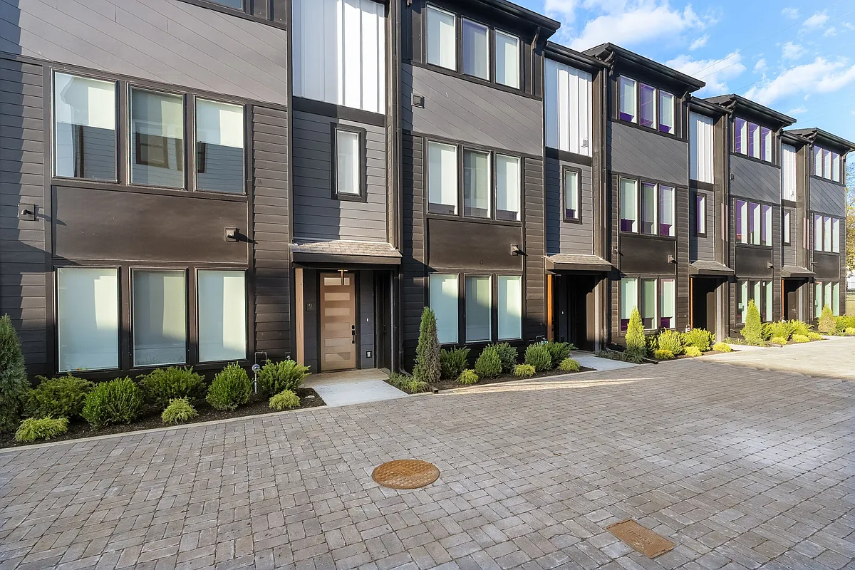 Building Photo - 1300 Edgehill Ave #7