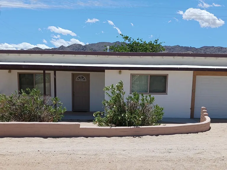 Mesquite Springs Rd — Photo 1