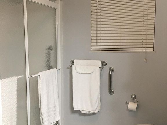 4th image of 750 Cardinal Dr