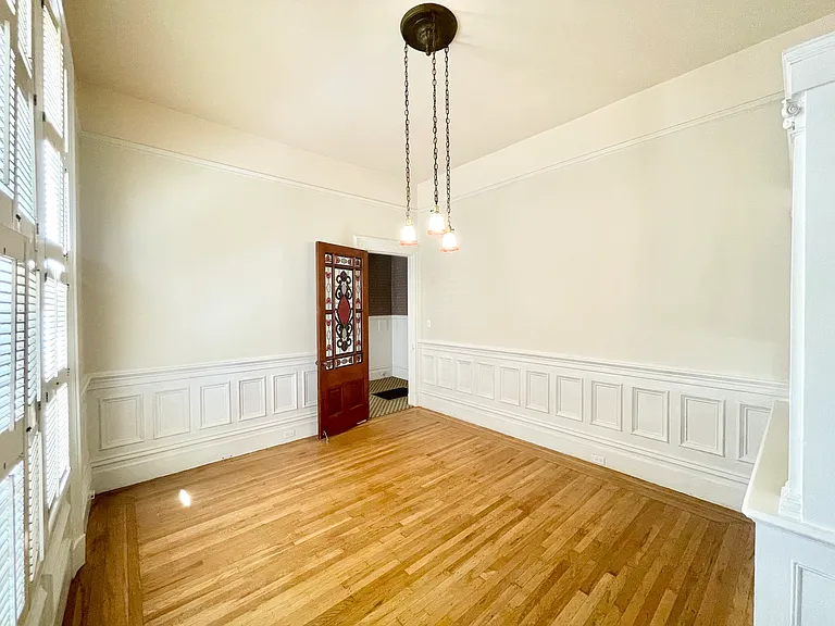 885 Waller St — Photo 16