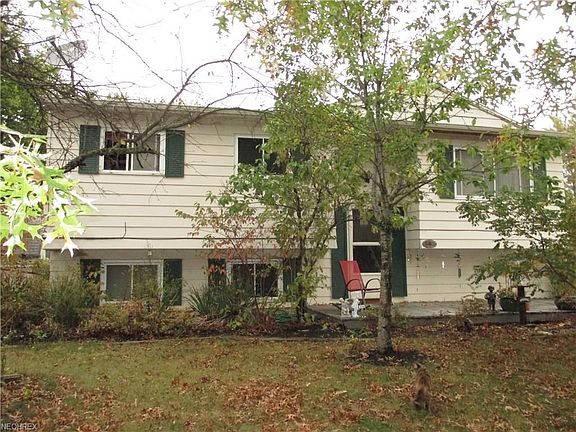 2nd image of 852 Sandalwood Dr