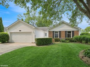 449 Caren Dr, Buffalo Grove, IL