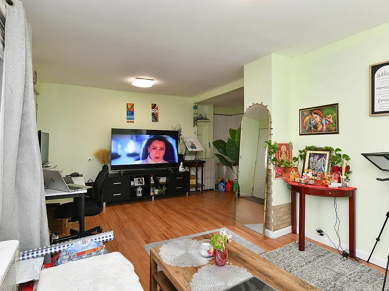 26 Charles St #1 — Photo 5
