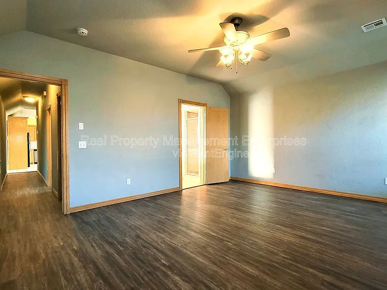 4701 Castle Bay Cv — Photo 6