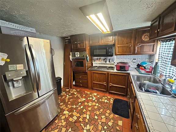5th image of 17528 Coyote Rd